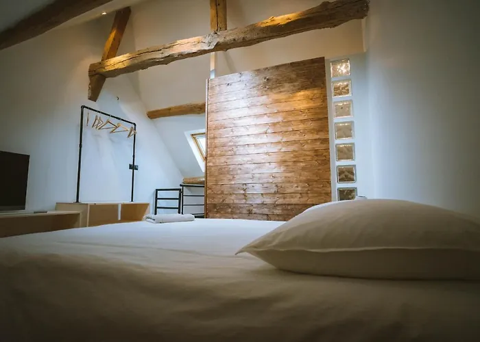 Bleausard\'S Guest House, Cozy Place Next To River